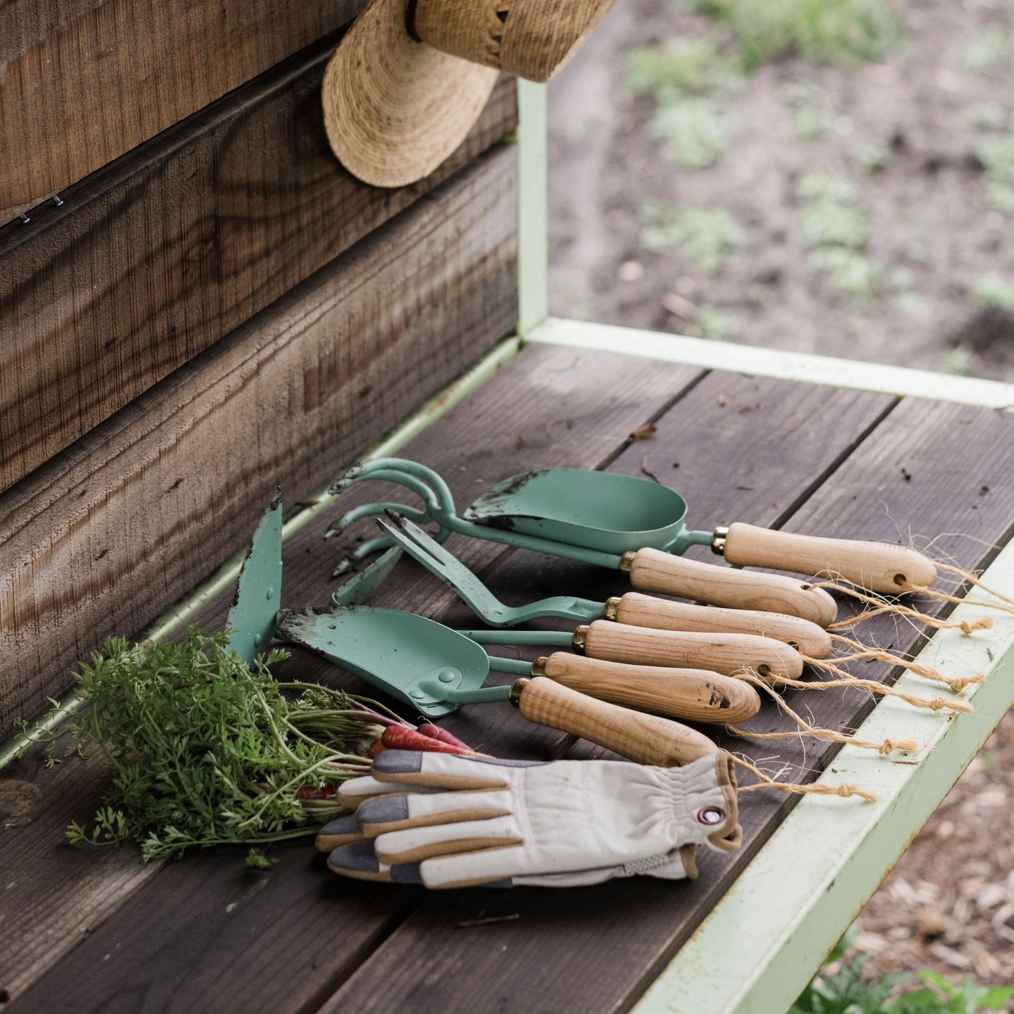 garden-scoop-16-16-Group_AshMint_PDP_03 Garden Scoop