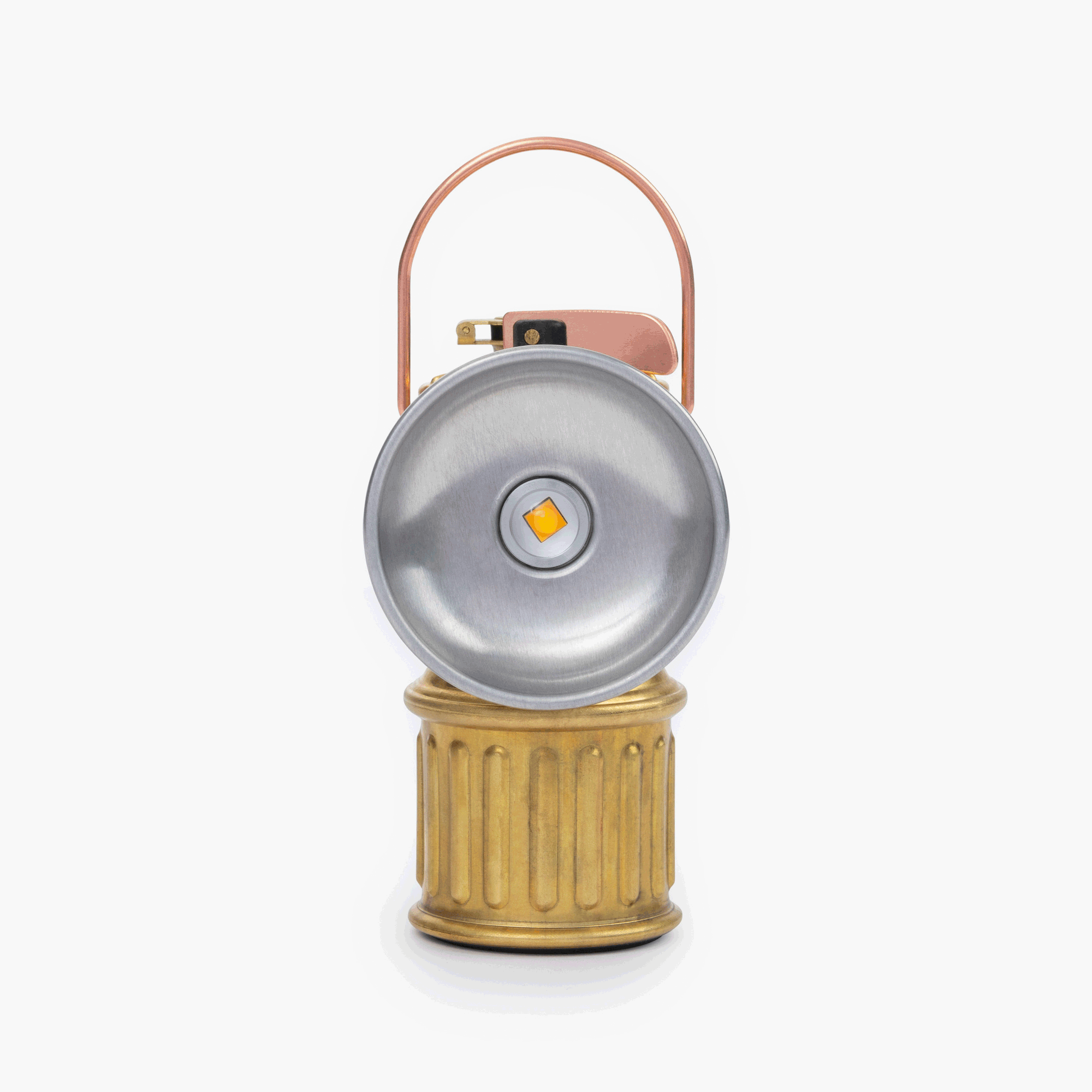 miners-lantern-06-06-LIV-230_MinersLantern-Brass_PDP-Animation_02 Miners Lantern